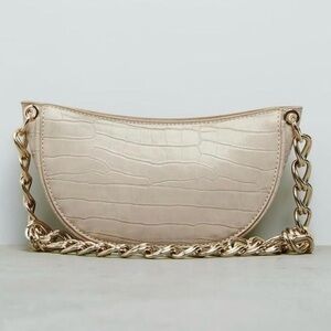 Zara bag. Cream color. Gold chain